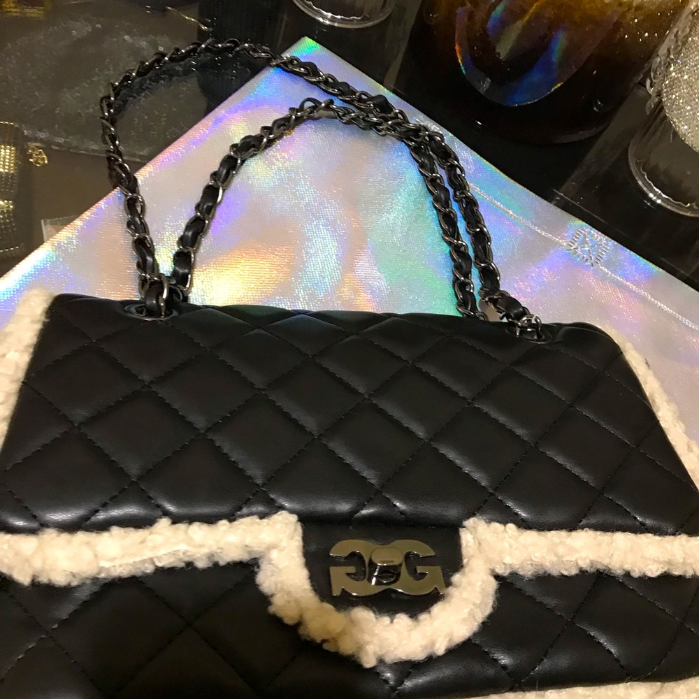 Gilda of Paris vegan leather black shoulder/cross body purse .